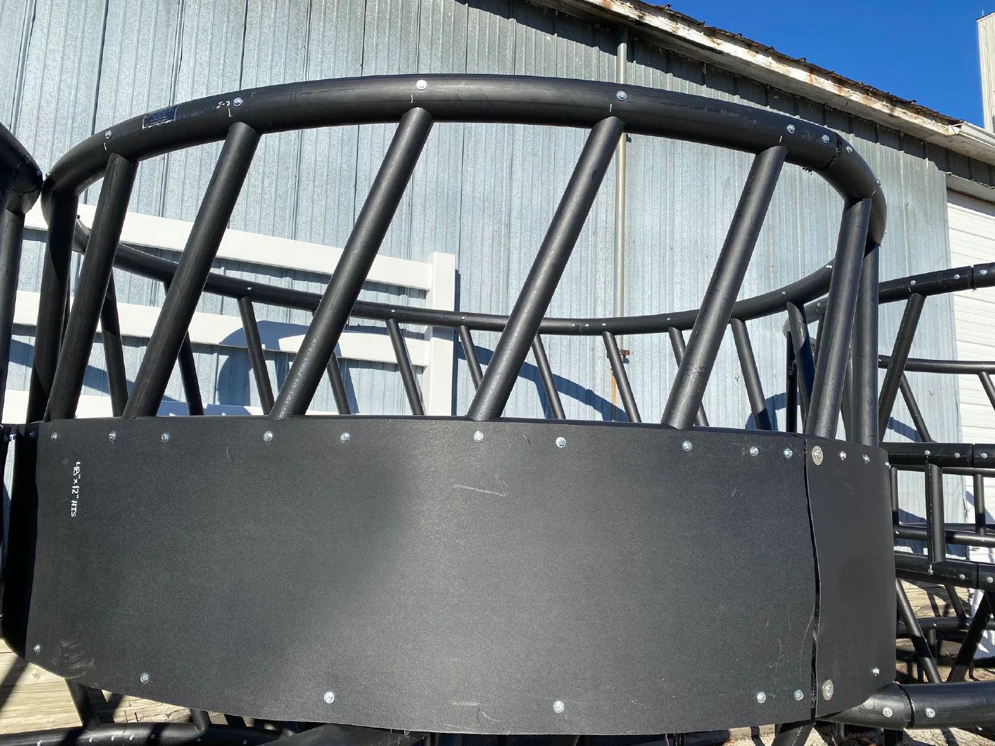 /img/rc/balefeeder-2.jpg