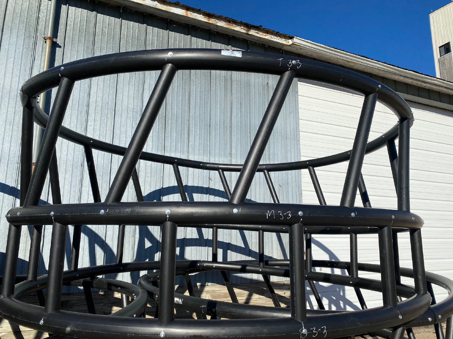 /img/rc/balefeeder-3.jpg